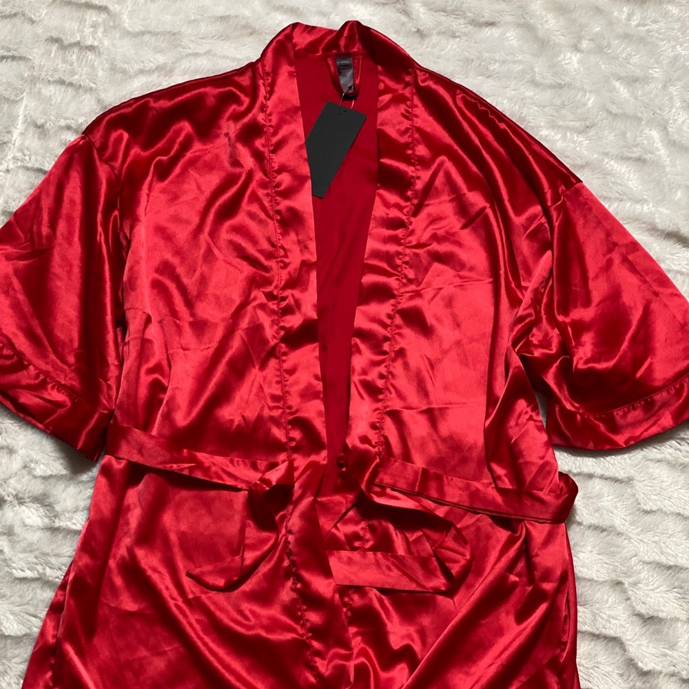 Be Wicked Play Robe - Picture 1 of 4
